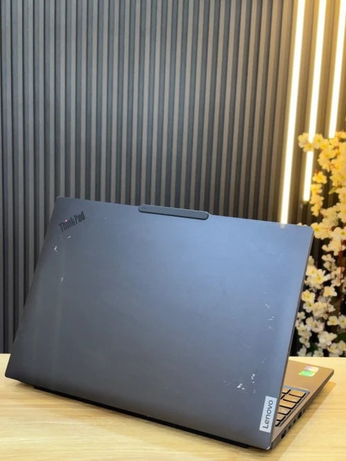 LENOVO THINKPAD P16s ULTRA 7 155H 16GB 512 SSD GPU NVIDIA RTX 500 ECRAN 16"FHD DISPONIBLE POUR LES ENTREPRISES