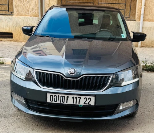 Skoda Fabia 2017 Style (avec toit panoramique)