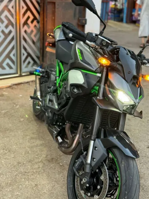 Kawasaki Z900 2025