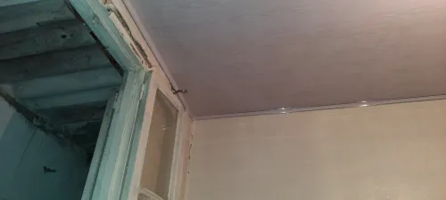 Installation plafond et revêtement en pvc