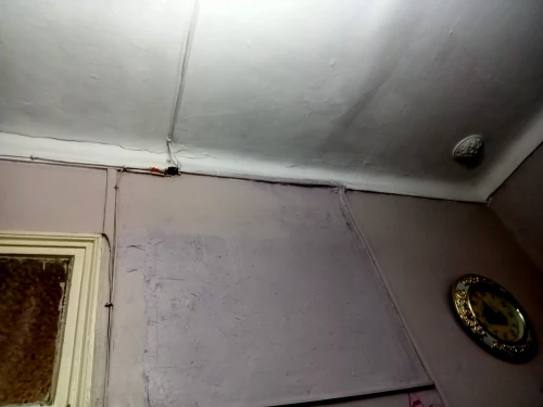 Installation plafond et revêtement en pvc