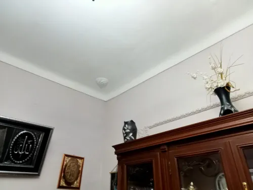 Installation plafond et revêtement en pvc