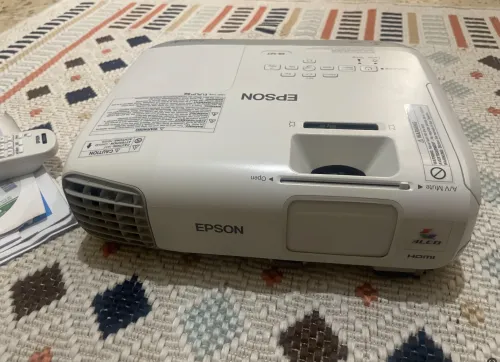 Epson projecteur EB-S27 / 2700 Lumens / 4 Entrée 