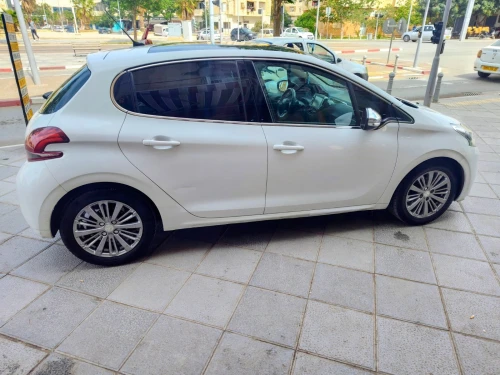 Peugeot 208 2019 Allure