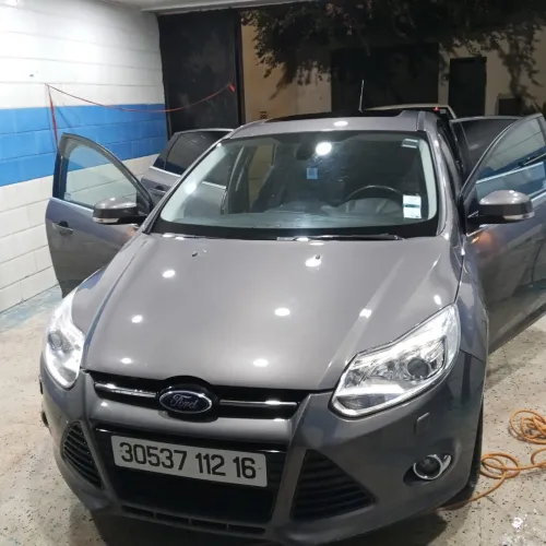 Ford Focus 5 portes 2012 Titanium