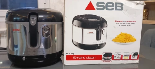 Friteuse Seb smart clean FR460000 2,5 litre huile 1,3 kg frites 2100 Watts