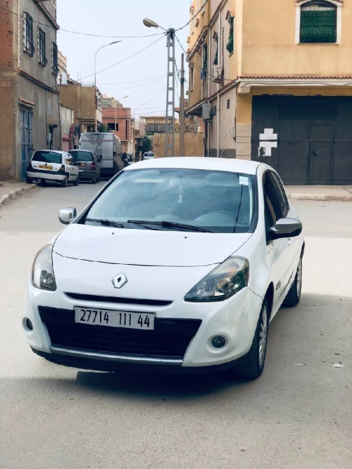 Renault Clio 3 2011 Night and Day