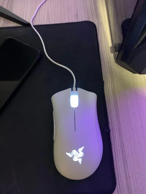 pc gaming +clavier redragone + souris razer + tapis de souris 