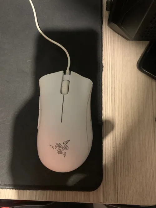 pc gaming +clavier redragone + souris razer + tapis de souris 