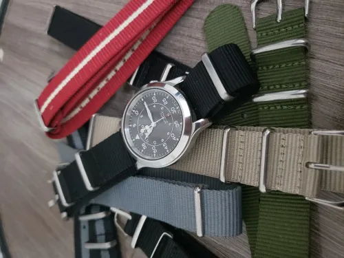 Bracelets NATO de haute qualité - 18mm | Confort & Durabilité