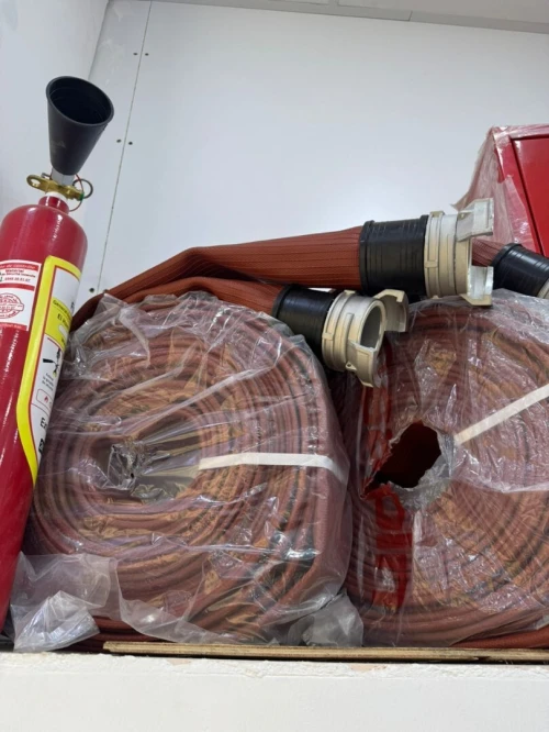 Équipements et accessoires anti-incendie (valves, tuyaux, raccords, robinetterie, etc.)