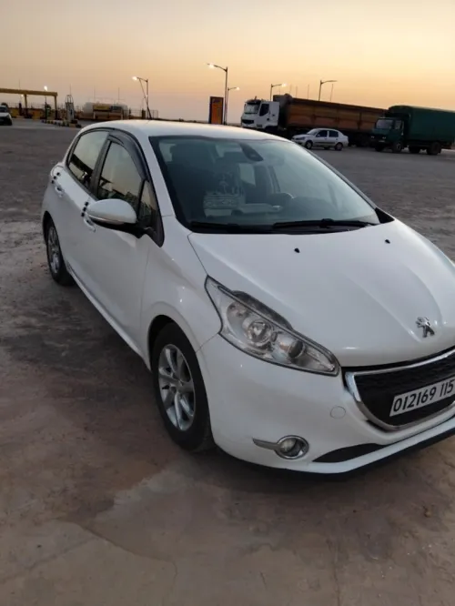 Peugeot 208 2015 Active Facelift