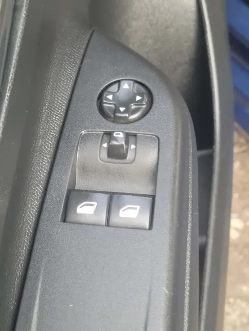 Peugeot 208 2021 208