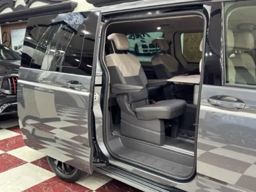 Volkswagen Multivan 2025 