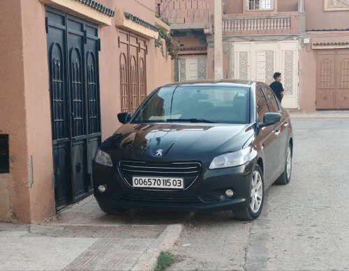 Peugeot 301 2015 pack luxe 