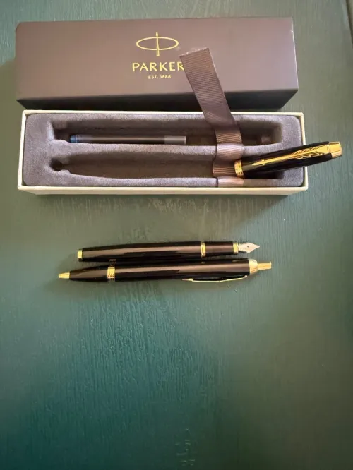 Coffret PARKER IM Duo. Stylo à plume et stylo à bille.