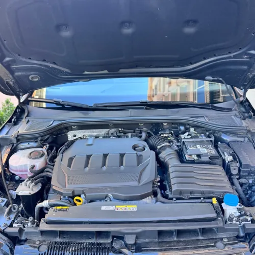 Volkswagen Golf 8 2024 R-Line