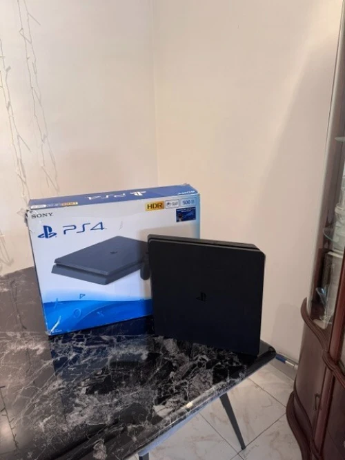 PS 4 slim 500g version 13.50