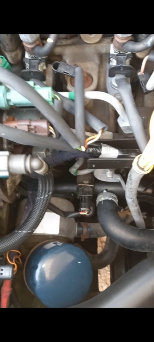 Avendre moteur 1.5 dci 85 cheveux Démarreur arrière