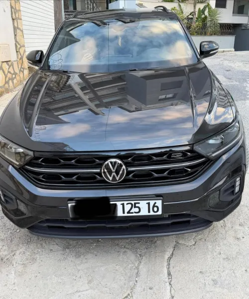 Volkswagen T-Roc 2025 All black