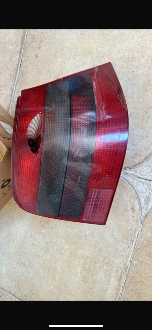 Feux arrière golf 4 côté droite 