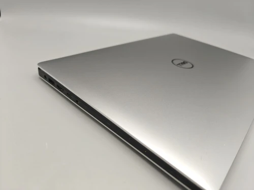 Dell XPS 15 9550 i7 6700HQ NVIDIA GTX 960M 16GB 512GB SSD 15.6" FHD IPS