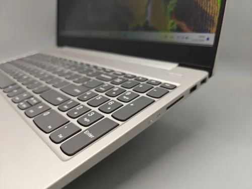Lenovo IdeaPad S340 Slim Ryzen 5 3500u 8GB 128GB SSD + 1TB HDD 15.6" FULL HD AMD RADEON VEGA 8 2GB