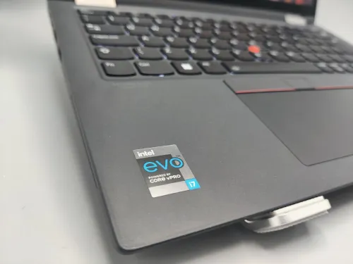 VENDU Lenovo Thinkpad x13 Yoga Convertible 3K QHD i7 11th vPRO 32GB RAM 512GB SSD 13.3" TACTILE