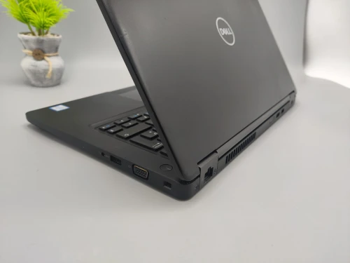 Dell Latitude 5490 i5-8250u 8eme 8GB DDR4 256GB SSD NVMe Ecran 14" FULL HD  