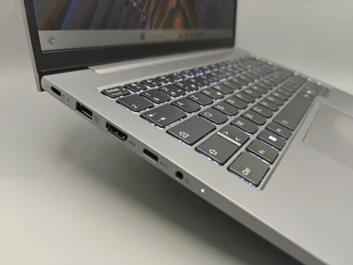 Lenovo ThinkBook 14 G7 Ryzen 3 7335u 16GB DDR5 512GB SSD RADEON 660M 14" Full HD+ IPS 