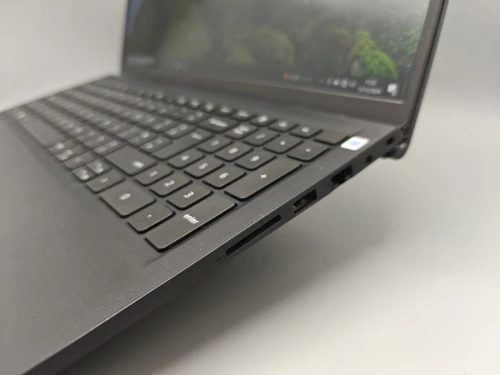 Dell Vostro 15 3520 i7 1255u 12eme 16GB 512GB SSD 15.6" FULL HD IPS