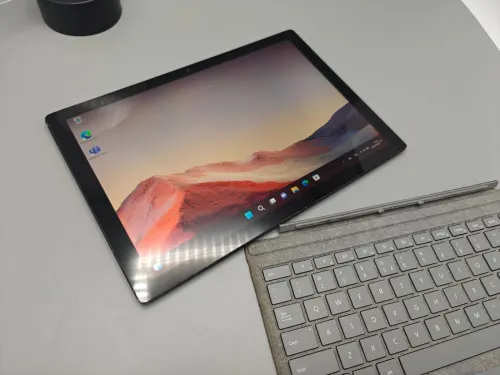 Microsoft Surface Pro 7 2-in-1 i7 1065G7 10eme 16GB 256GB SSD 12.3" 3K UHD TACTILE Black Edition