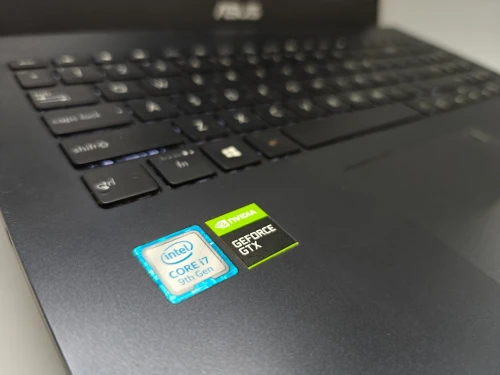 Asus VivoBook Gaming i7 9750H 16GB 512GB SSD NVIDIA GTX 1650 15.6" FHD 120HZ