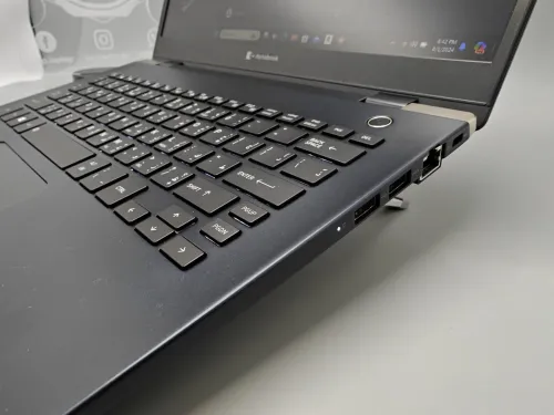 Dynabook PROTÉGÉ X30L i3 10110u 10eme 8GB 128GB SSD 13.3" NEUF JAMAIS UTILISÉ 