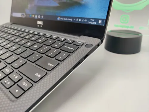 VENDU Dell XPS 9370 Slim i5 8250u 8eme 8GB 256GB SSD 13.3" FULL HD IPS 