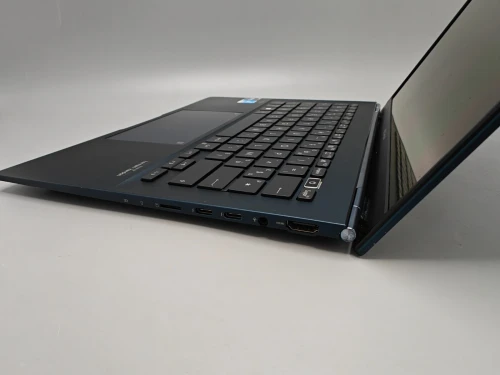 Asus ZenBook 14 UX340 OLED 3K QHD i7 1260P 12th 16GB DDR5 1TB SSD 14" OLED