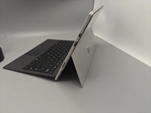 [VENDU] Microsoft Surface Pro 6 2K QHD TACTILE i5 8eme 8250u 8GB 128GB SSD