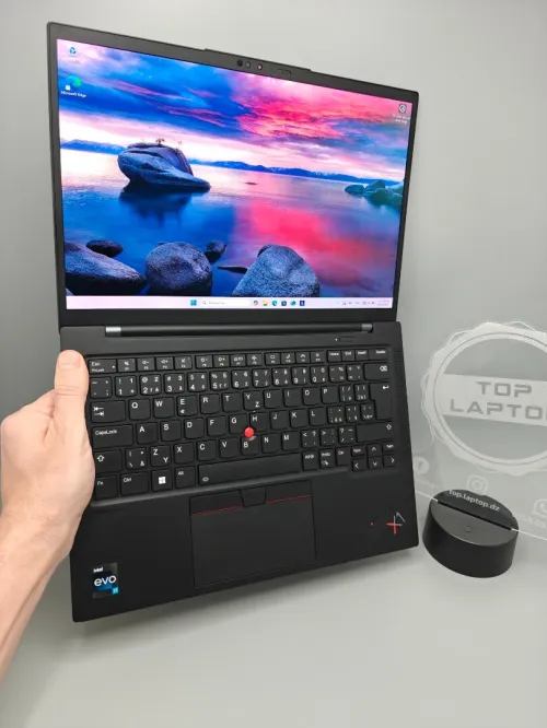 Lenovo Thinkpad X1 Carbon Gen 11 OLED 3K QHD i7 1355u 13eme 32GB 1TB SSD 14" 3K QHD SIM 4G/5G