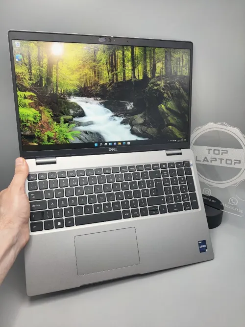 Dell Latitude 5540 i7 13eme 1365U vPRO 13eme 16GB 512GB SSD 15.6" FULL HD IPS 