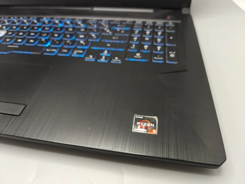 [VENDU] Asus TUF A17 RYZEN 5 4500H NVIDIA GTX 1660 TI 16GB 512GB SSD 17.3 FHD 120HZ