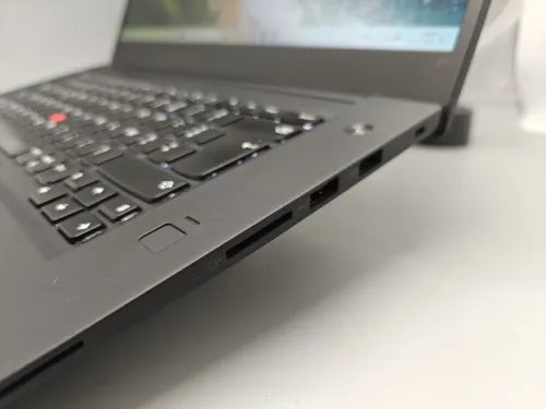 [VENDU] Lenovo Thinkpad P1 Workstation i7 8850H 8th 16GB 512GB SSD NVIDIA QUADRO P2000 15.6" FHD IPS