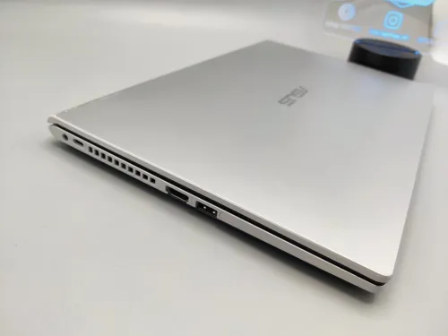ASUS VIVOBOOK 14 X415 i3 1005G1 10eme 8GB 256GB SSD 14" FULL HD IPS