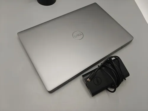 Dell Latitude 5530 i7 1270P 12eme 16GB 512GB SSD 15.6" FULL HD IPS 