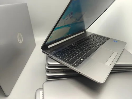 HP LAPTOP 250 G8 I7 11EME 16GB 512GB SSD NVMe 15.6" FHD