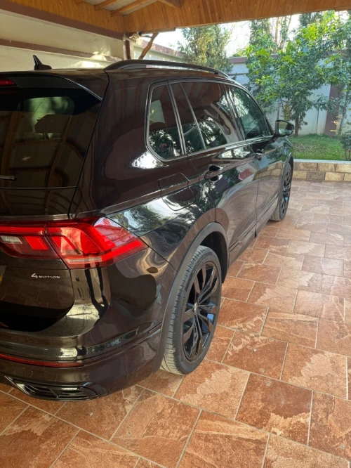Volkswagen Tiguan 2023 R-Line black black