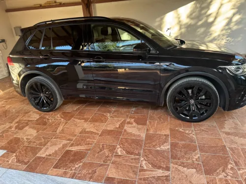 Volkswagen Tiguan 2023 R Line black black