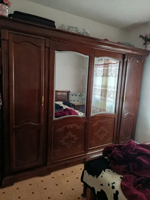 غرفة نوم حالة ممتازة chambre à coucher bonne état