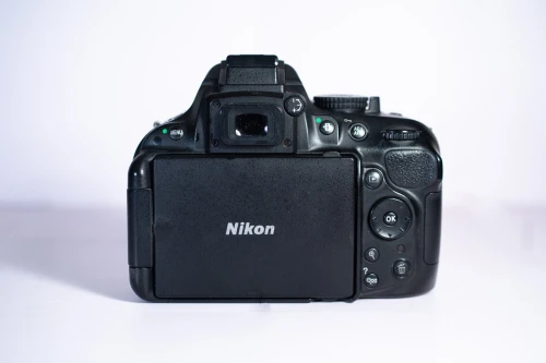 Nikon D5200 (boitier uniquement)
