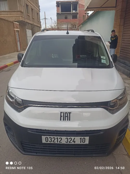 Fiat Doblo 2024 2 plas