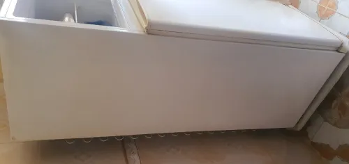 ثلاجة للبيع 
